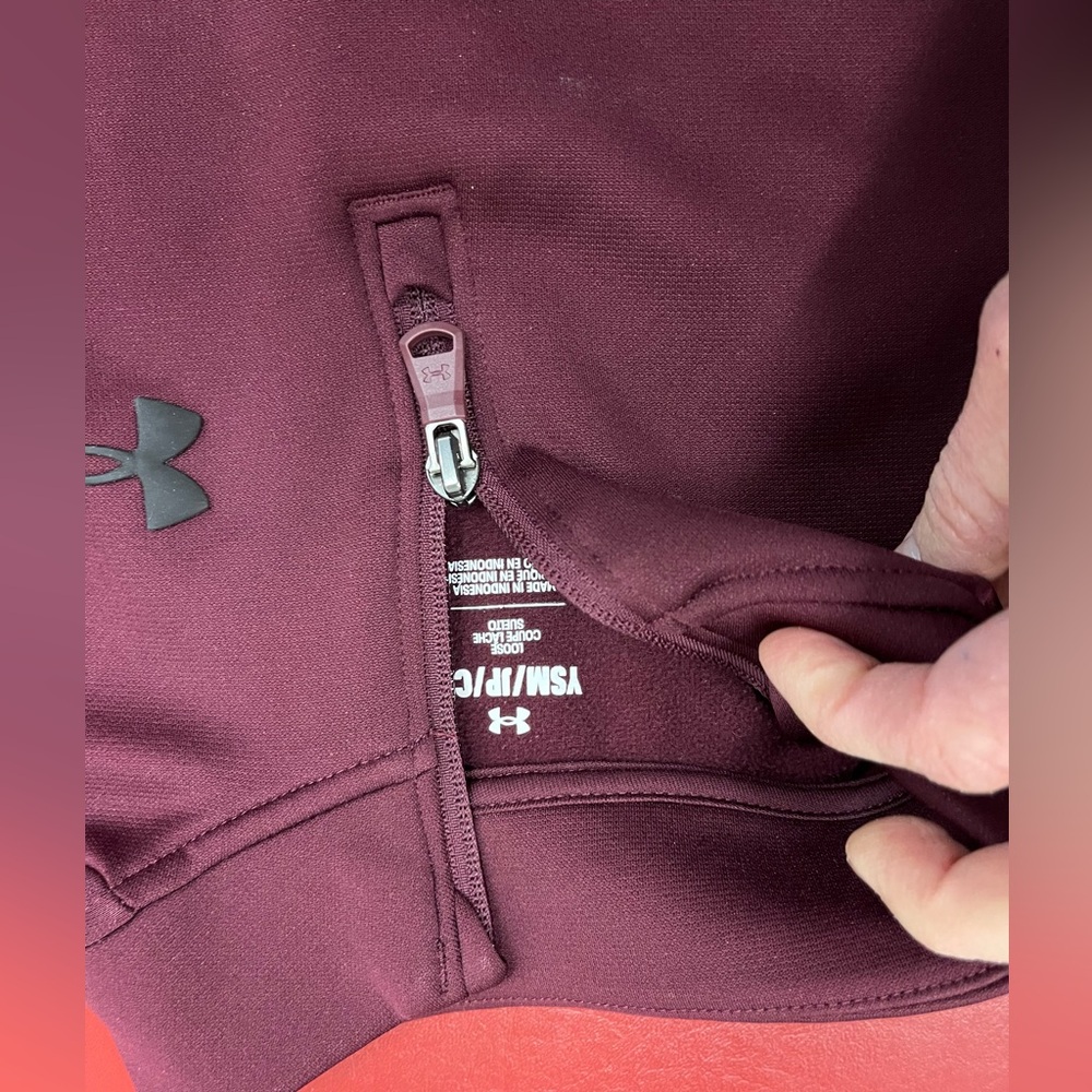 Underamour boys quarter zip maroon
